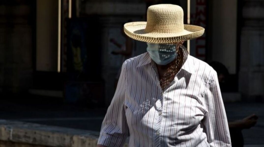 Κορονοϊός – Αθανάσιος Εξαδάκτυλος: Ανοιχτό το ενδεχόμενο να επιστρέψει η μάσκα παντού