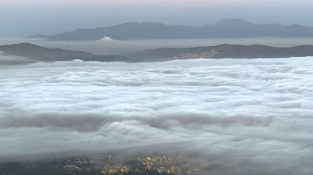 Η ομίχλη στην Αθήνα έχει καλύψει τα πάντα