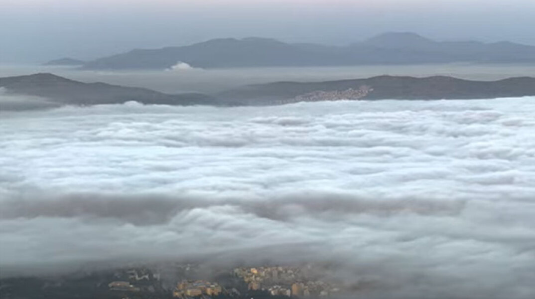 Η ομίχλη στην Αθήνα έχει καλύψει τα πάντα