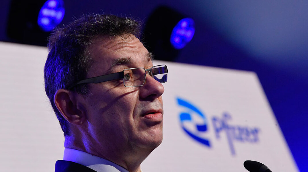 O διευθύνων σύμβουλος της Pfizer Aλμπέρτ Μπουρλά 