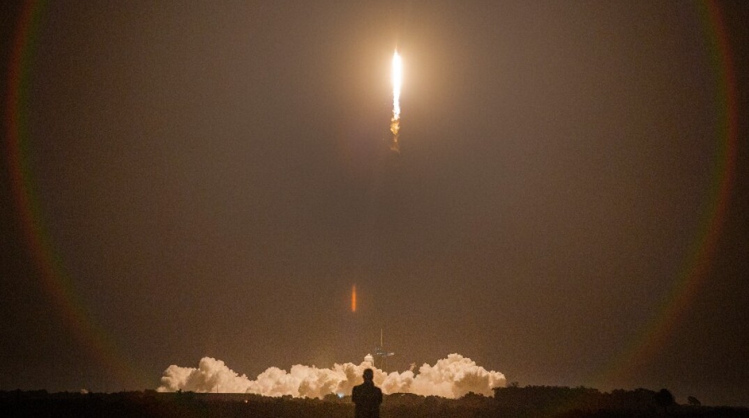Η απογείωση του πυραύλου Falcon 9 της Space X