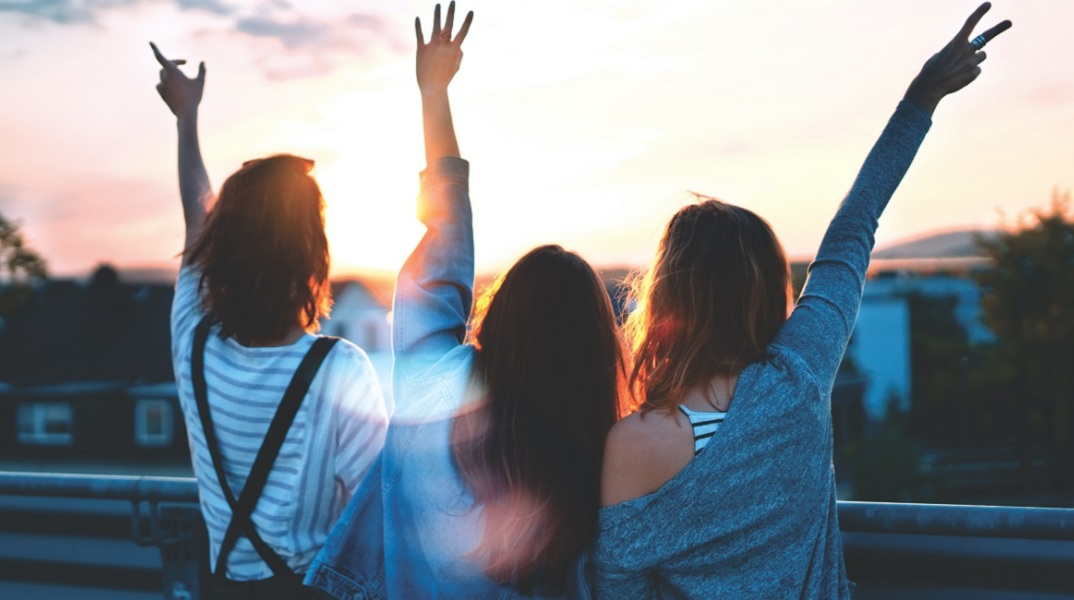 Τριά κορίτσια.