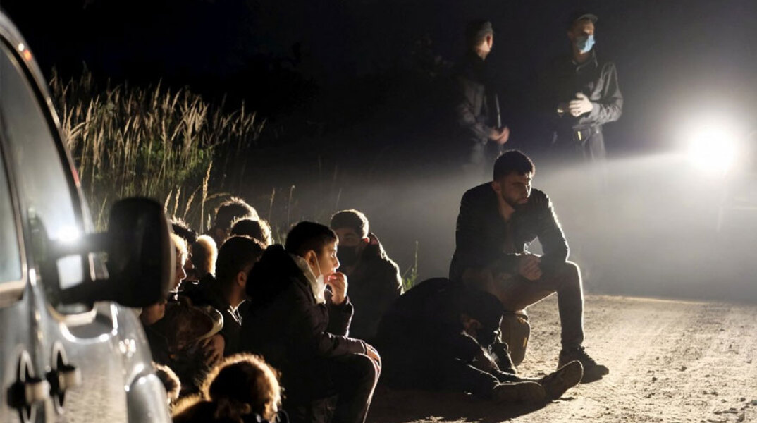 Εγκλωβισμένοι πρόσφυγες και μετανάστες στα σύνορα Λευκορωσίας με Πολωνία 