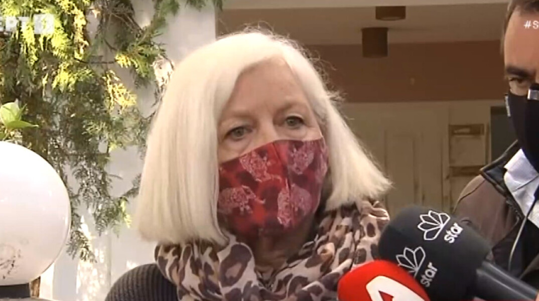 Σοκάρει η σύζυγος του μεγαλογιατρού – Η εικαστικός είχε βάλει το πιστόλι στο κεφάλι της κόρης της