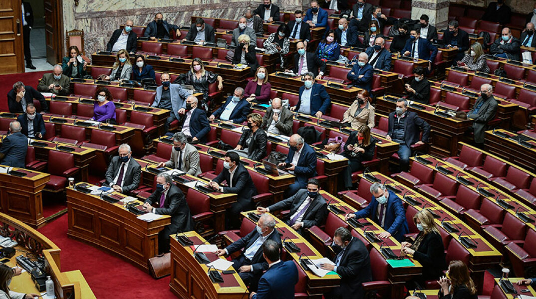 Συζήτηση στη Βουλή για πρόταση ΣΥΡΙΖΑ να συσταθεί εξεταστική επιτροπή για στημένες δημοσκοπήσεις και χειραγώγηση ΜΜΕ