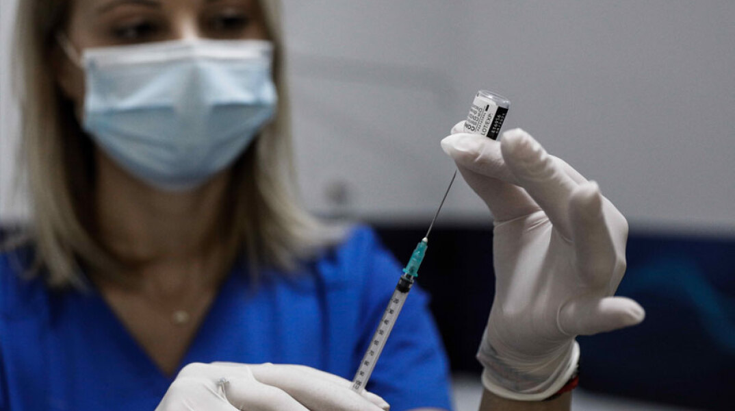 Εμβολιασμός για κορωνοϊό με τρίτη δόση εμβολίου (ΦΩΤΟ ΑΡΧΕΙΟΥ)