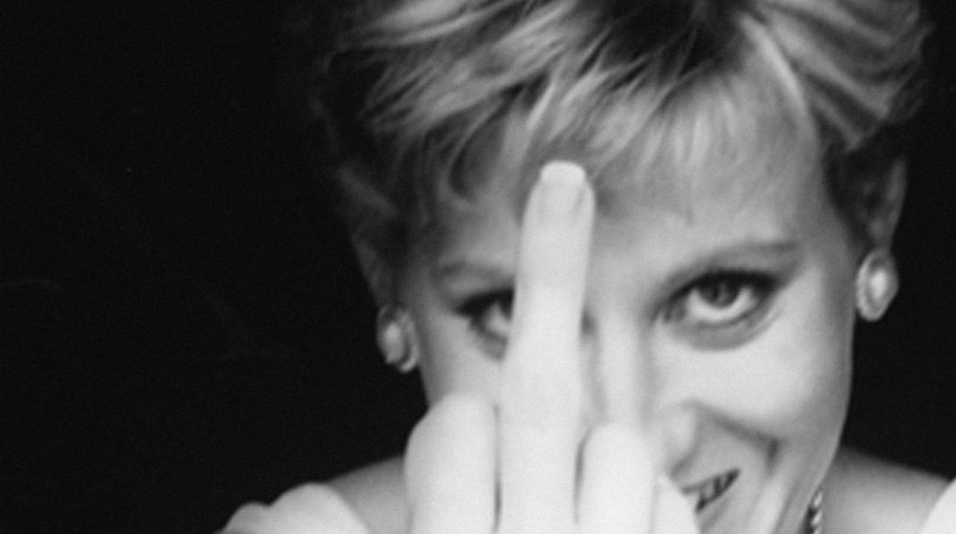 Alison Jackson, "Diana gives the finger"