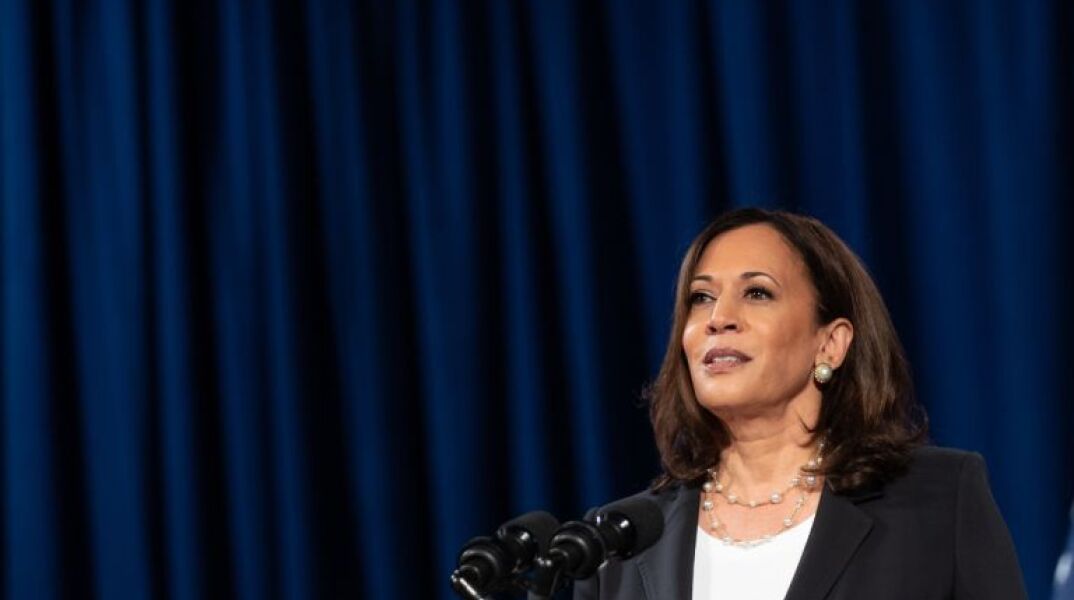 Η αντιπρόεδρος των ΗΠΑ ακούγεται ελάχιστα, έχει υποπέσει σε πολιτικά σφάλματα, ενώ ο Τζο Μπάιντεν της έχει αναθέσει ζητήματα χαμηλής προτεραιότητας