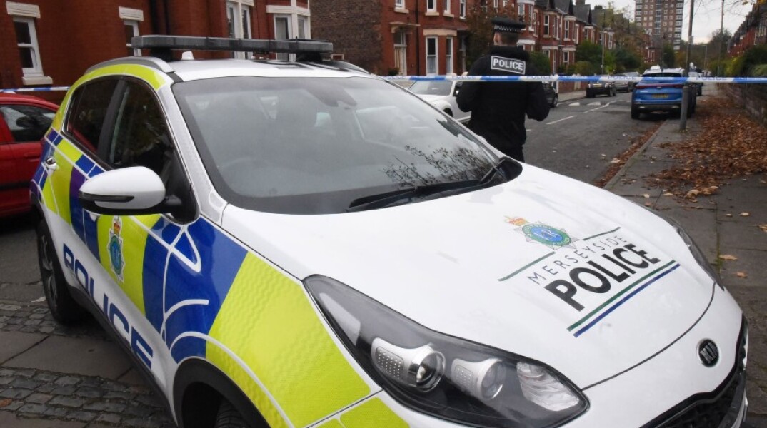 Αστυνομία στο σημείο της έκρηξης του ταξί στο Λίβερπουλ