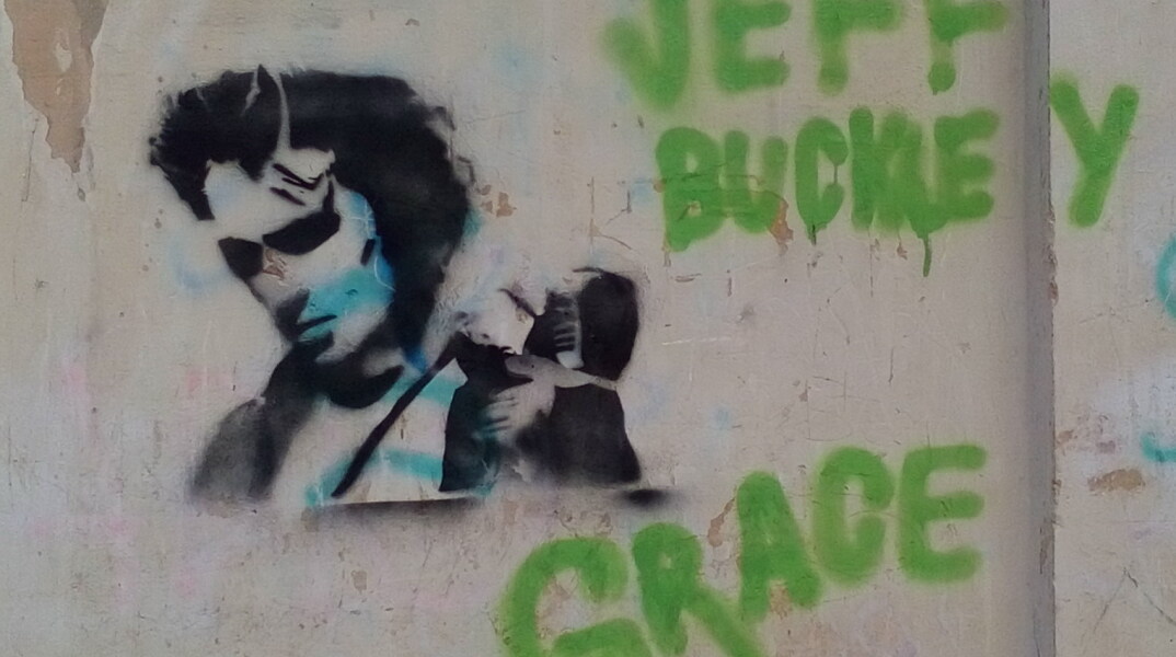 Γκράφιτι που απεικονίζει τον μουσικό Jeff Buckley