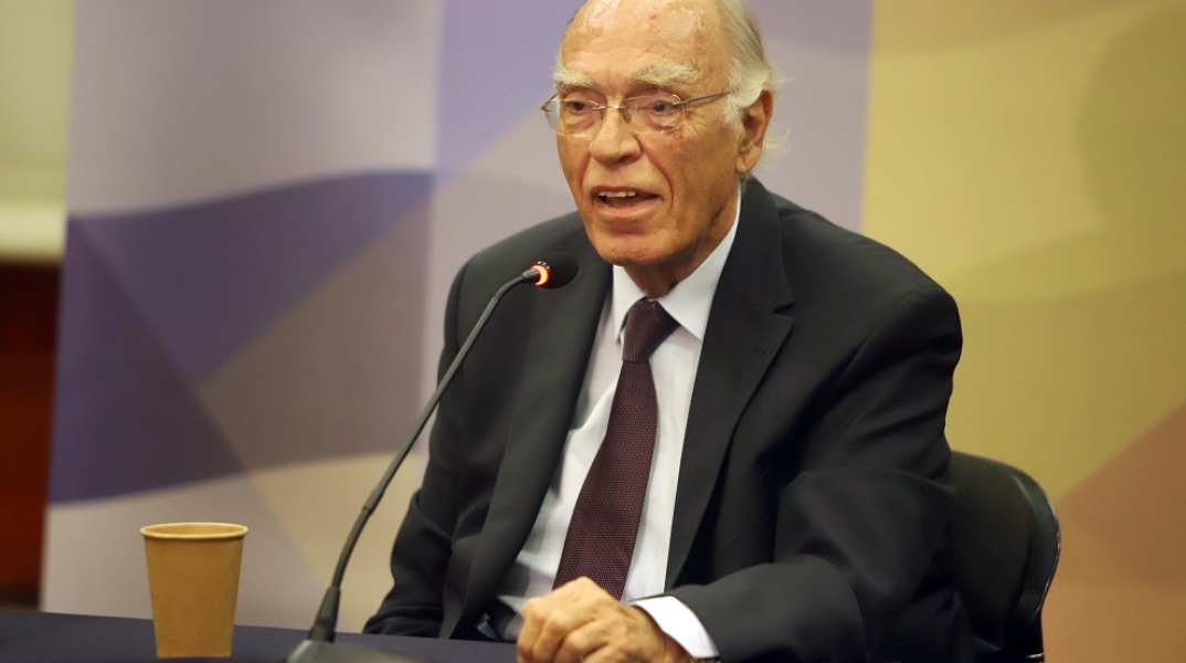 Βασίλης Λεβέντης: Βγήκε από την εντατική μετά από 1,5 μήνα - Έχει χάσει 27 κιλά [Βίντεο]