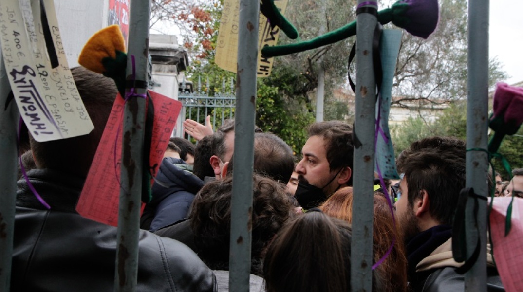 Πολυτεχνείο: Επίθεση σε τηλεοπτικό συνεργείο του ΜEGA 