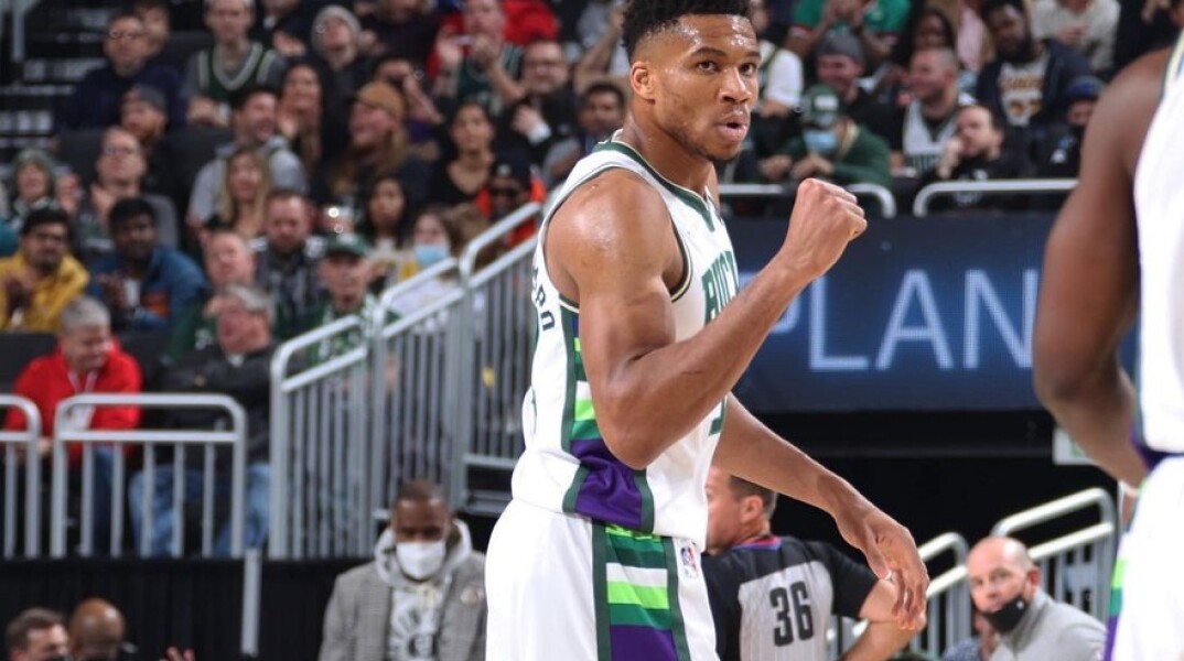 Ο Γιάννης Αντετοκούνμπο στη νίκη επί των Λέικερς