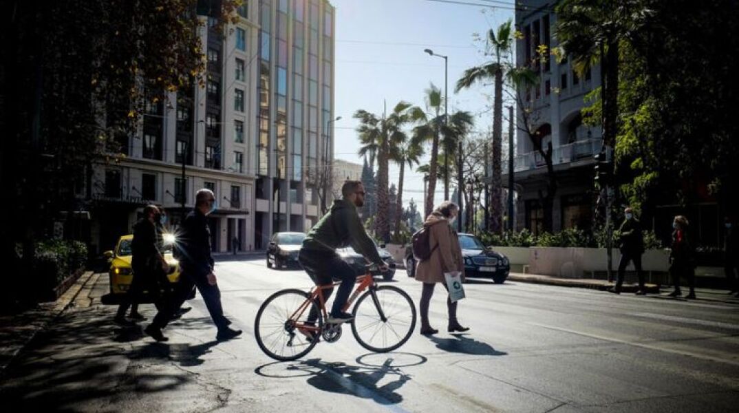 Πλεύρης: Δεν πάμε σε lockdown