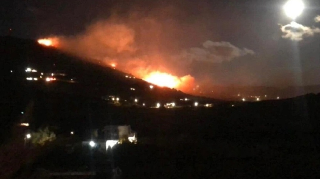 Φωτιά στην Τήνο