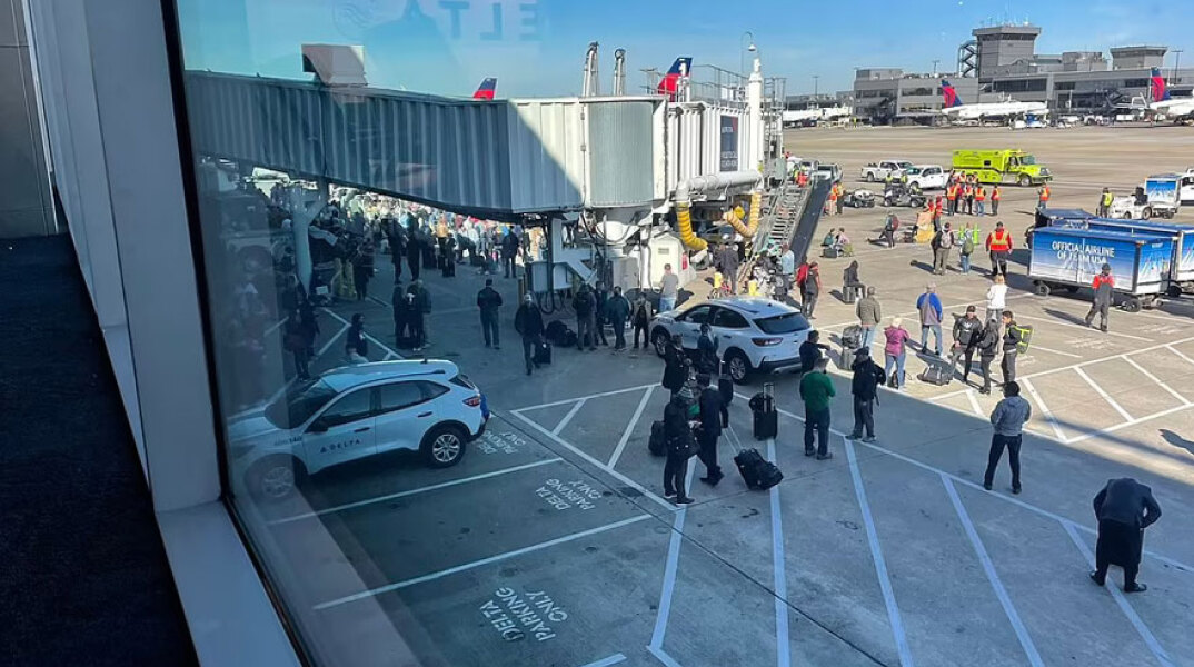 Επιβάτες στο αεροδρόμιο της Ατλάντα έχουν βγει πανικόβλητοι στον αεροδιάδρομο μετά τον πυροβολισμό