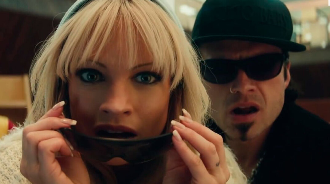 Στο «Pam & Tommy», τη σειρά για το sex tape, η Λίλι Τζέιμς είναι η Πάμελα Άντερσον και ο Σεμπάστιαν Σταν ο Τόμι Λι