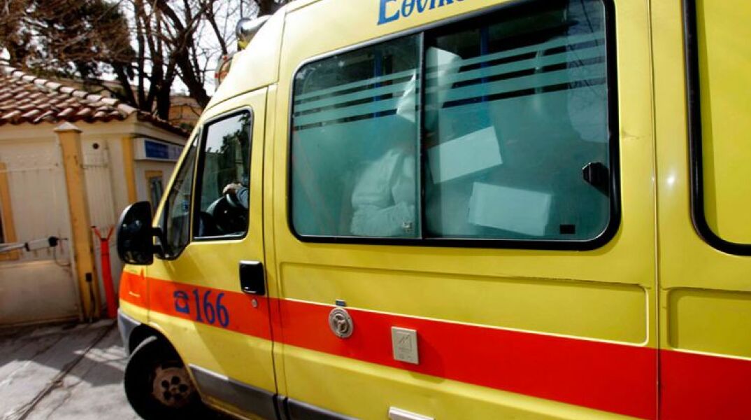 Κολωνάκι: 13χρονο κορίτσι έπεσε από πολυκατοικία – Σε κρίσιμη κατάσταση στο Παίδων