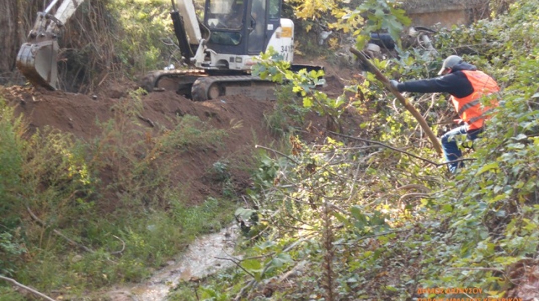 Εργασίες καθαρισμού ρεμάτων από συνεργεία της Περιφέρειας Αττικής