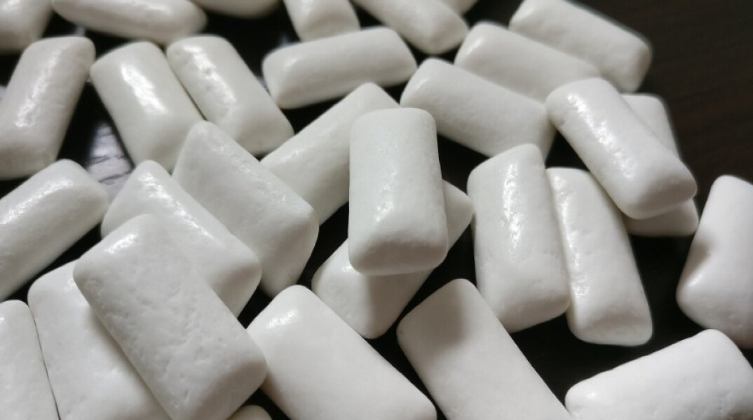 Πειραματική τσίχλα μειώνει σημαντικά τον κορωνοϊό στο σάλιο