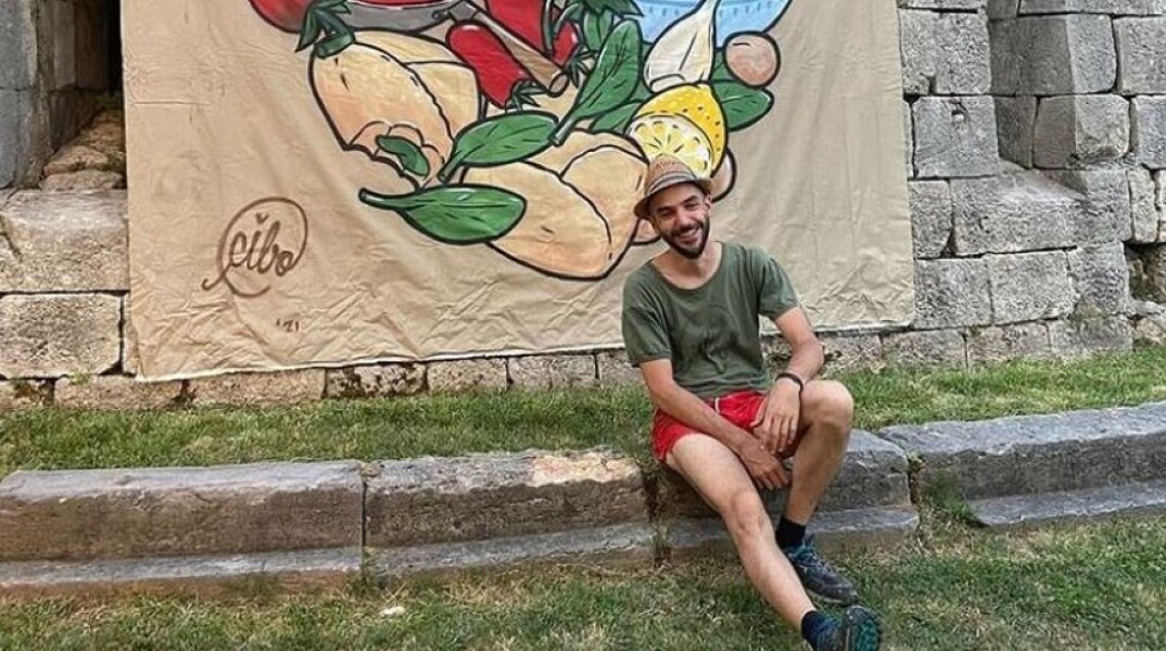 Cibo, ο Ιταλός street artist που μετατρέπει σβάστικες σε cupackes