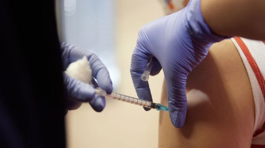 Εμβολιασμός για τον κορωνοϊό (ΦΩΤΟ ΑΡΧΕΙΟΥ)