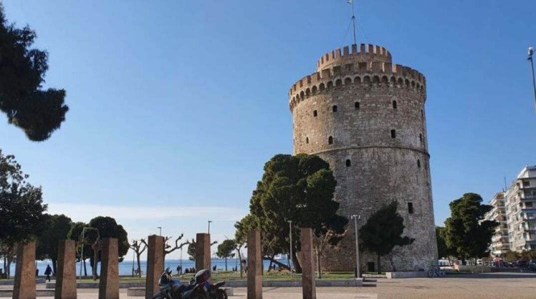 Το υψηλό επίπεδο διασποράς του SARS-CoV-2 στη Θεσσαλονίκη αποτυπώνουν και οι τελευταίες μετρήσεις της εβδομάδας στα αστικά απόβλητα, σύμφωνα με την έρευνα που διεξάγει η Ομάδα Επιδημιολογίας Λυμάτων του ΑΠΘ