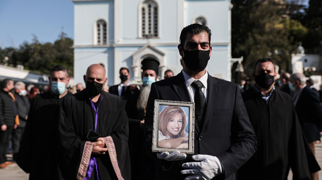 Μνημόσυνο για τη Φώφη Γεννηματά στο Α' Νεκροταφείο Αθηνών, 40 ημέρες μετά τον θάνατό της