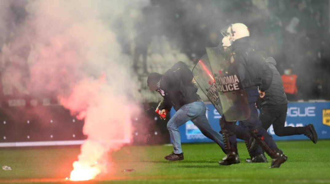 Νεκρός οπαδός του ΠΑΟΚ μετά το ντέρμπι με τον Άρη
