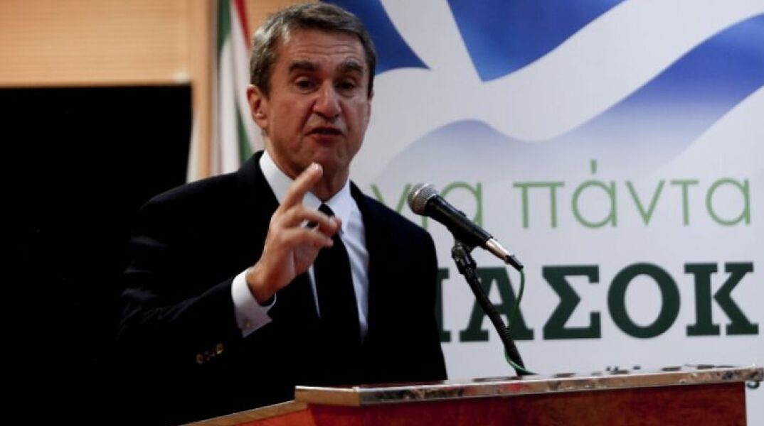 Λοβέρδος: Δεν μπορώ να πάρω αρνητική θέση σε ό,τι ωθεί τον κόσμο στον εμβολιασμό 