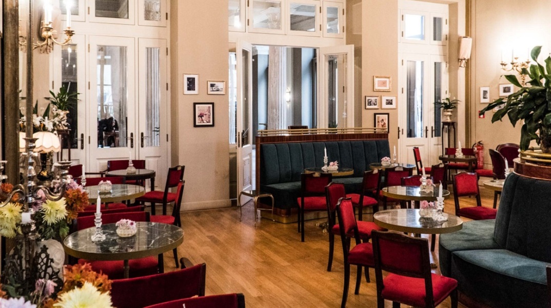 Το Foyer Café Bistrot στο Δημοτικό Θέατρο Πειραιά.