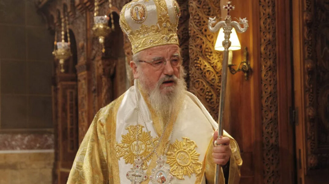 Ο μητροπολίτης Αιτωλίας είναι αρνητής του κορωνοϊού και δεν δεχόταν να διασωληνωθεί σε ΜΕΘ