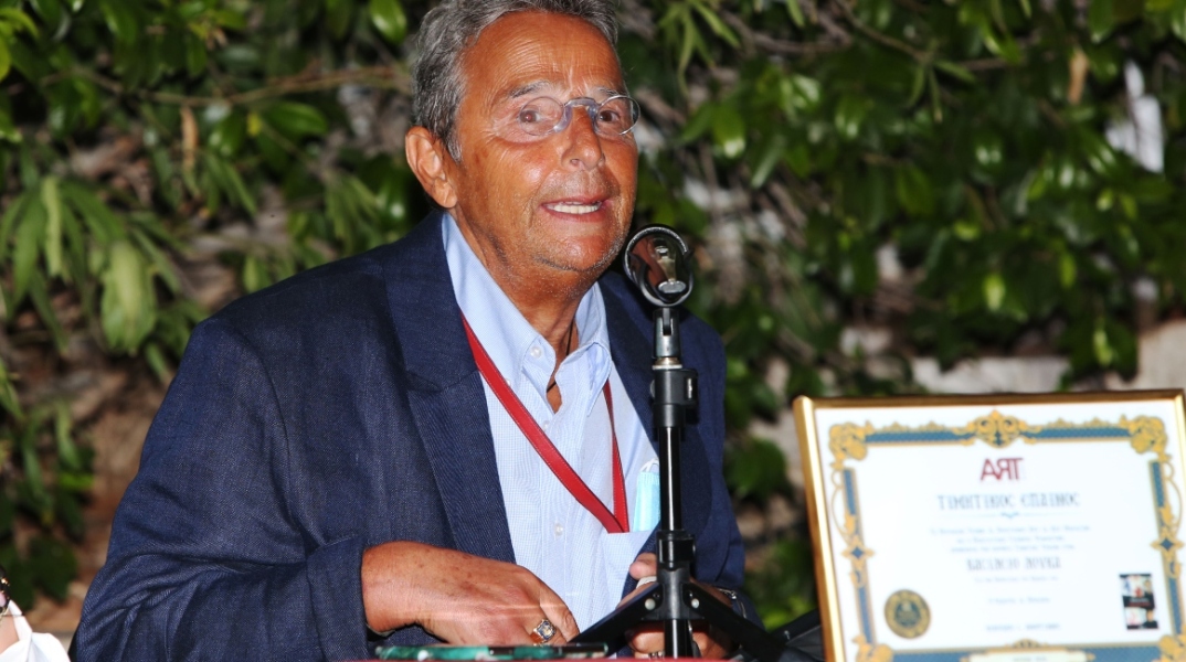 Νίκος Σταθούλης