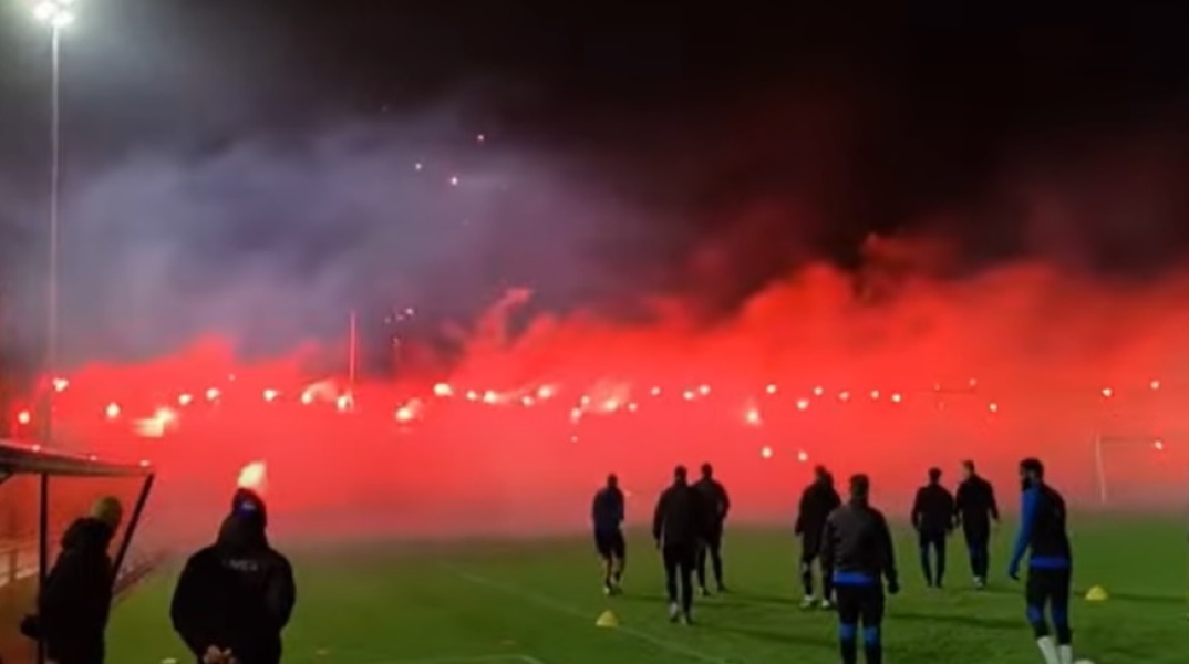 Οι οπαδοί της ομάδας τρίτης κατηγορίας Ολλανδίας, Quick Boys, έδωσαν βροντερό «παρών» στην προπόνηση της ομάδας στις 5 το πρωί.