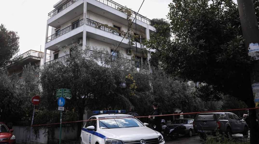 Δύο αδέλφια εντοπίστηκαν νεκρά σε διαμέρισμα οικογενειακής πολυκατοικίας, επί της οδού Ολυμπίας, στο Νέο Ηράκλειο