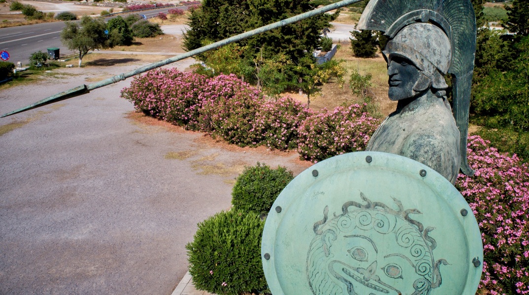 Το άγαλμα του Λεωνίδα στις Θερμοπύλες