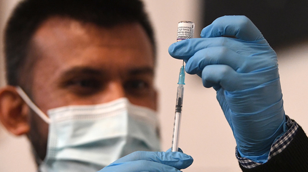 Εμβόλιο «τρία σε ένα» δοκιμάζει η Moderna