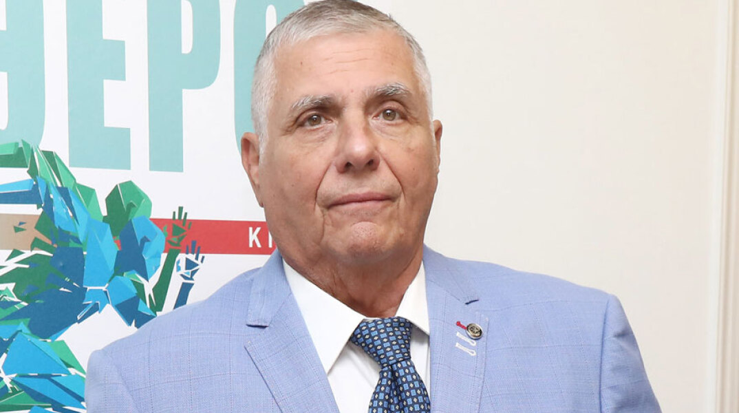 Ο δημοσιογράφος Γιώργος Τράγκας με κορωνοϊό στη ΜΕΘ του «Σωτηρία»