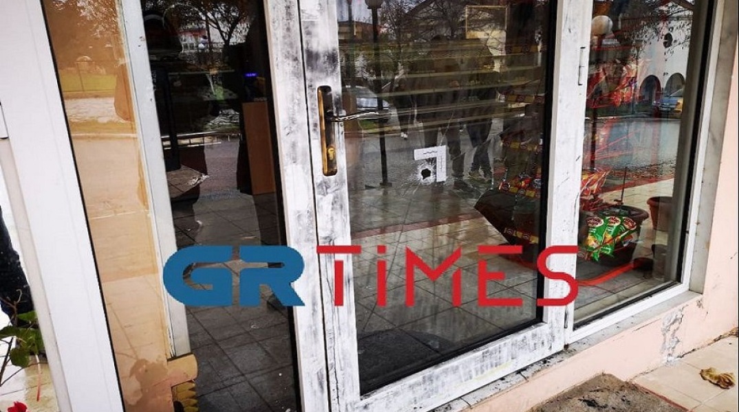 Θεσσαλονίκη: Η πεθερά πυροβόλησε και σκότωσε τη νύφη της στο ζαχαροπλαστείο