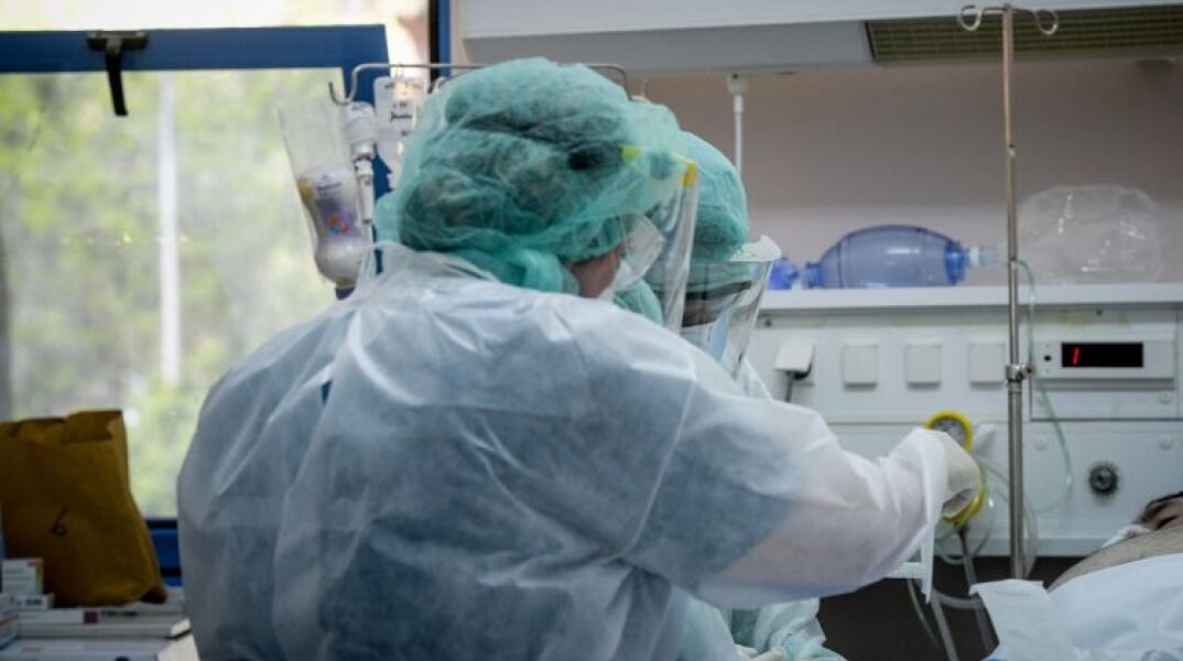 ΜΕΘ- Κορωνοϊός © EUROKINISSI/ΤΑΤΙΑΝΑ ΜΠΟΛΑΡΗ 