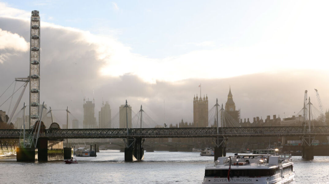 Βρετανία: Ρεκόρ κρουσμάτων από την αρχή της πανδημίας