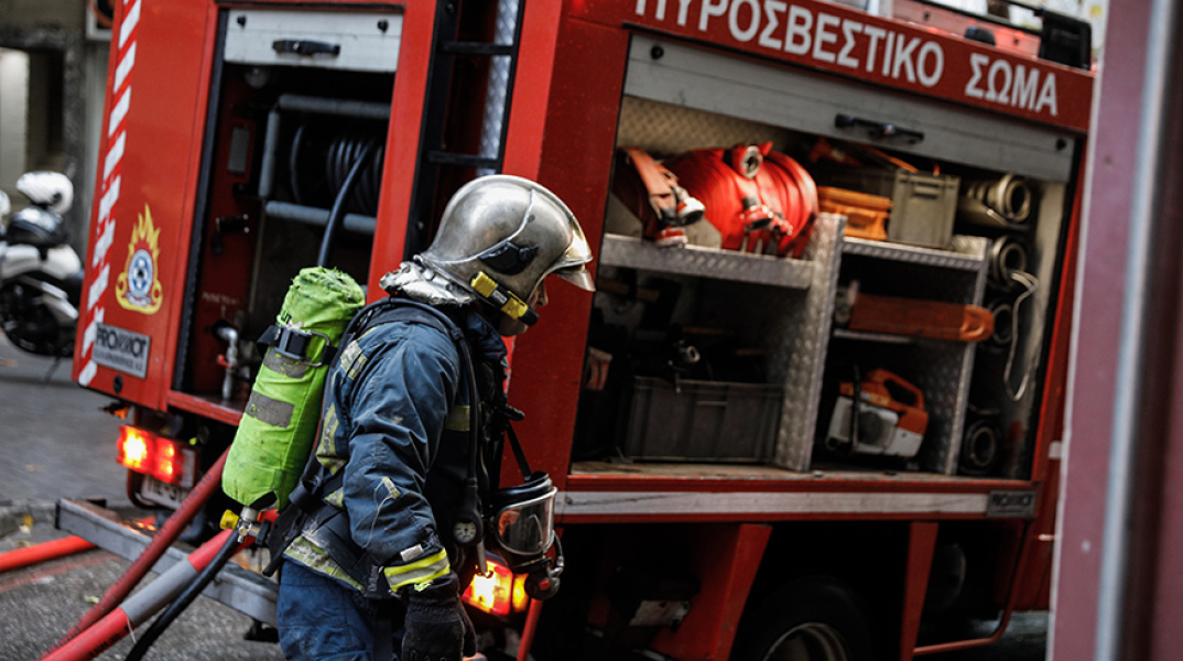 Φωτιά σε διαμέρισμα στην Πετρούπολη - Συναγερμός στην Πυροσβεστική