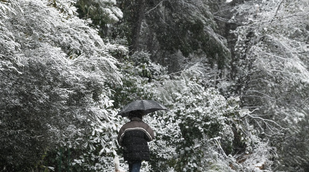 Καιρός: Καταιγίδες, χιόνια και παγετός την Παρασκευή