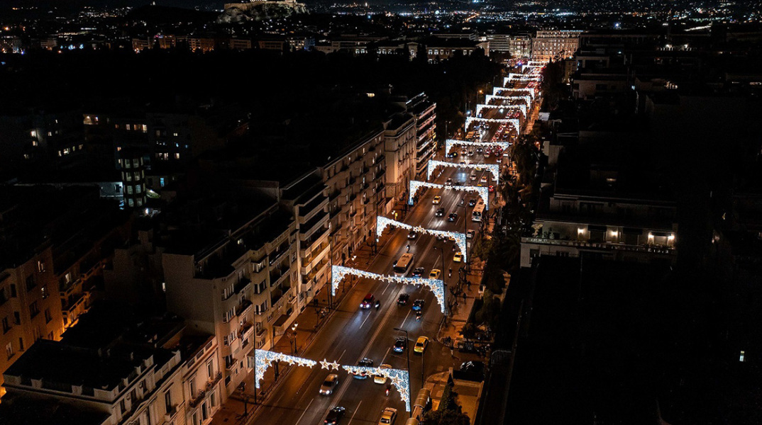 Η στολισμένη Λεωφόρος Βασιλίσσης Σοφίας από drone.