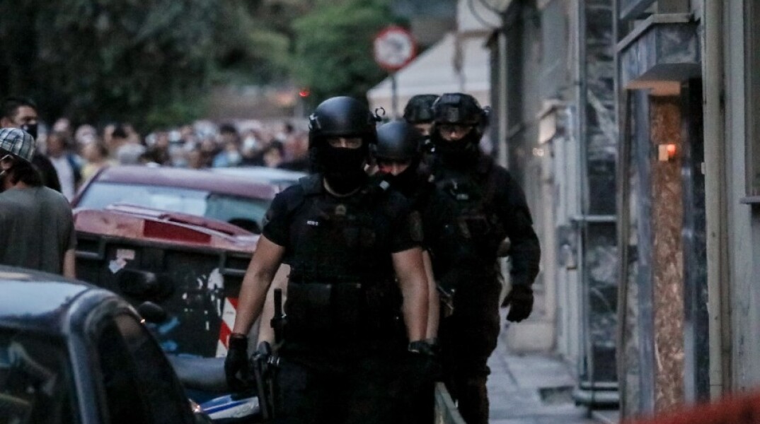 Άνδρες των ΕΚΑΜ