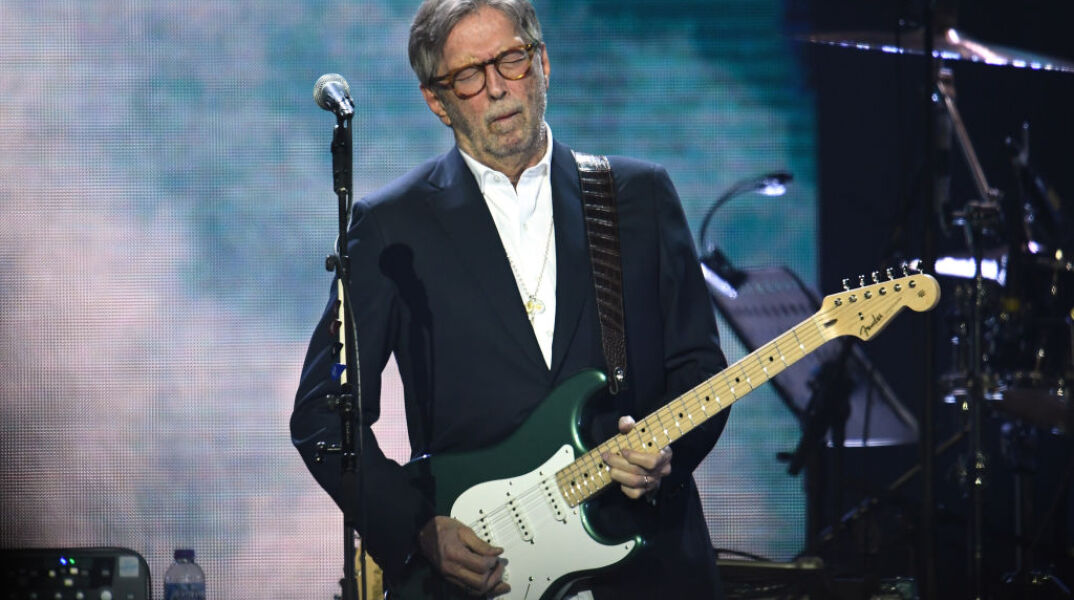 Ο Eric Clapton κυνηγά δικαστικά μια γυναίκα που πούλησε πειρατικό CD του για 9,95€