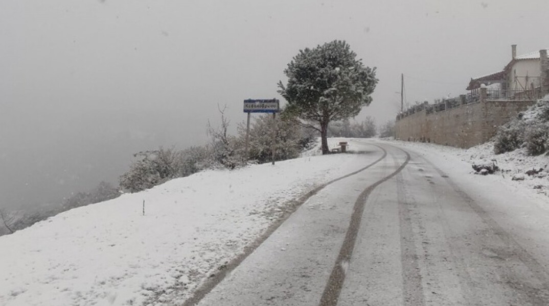 Ποιοι δρόμοι στην Αττική έκλεισαν λόγω χιονόπτωσης   