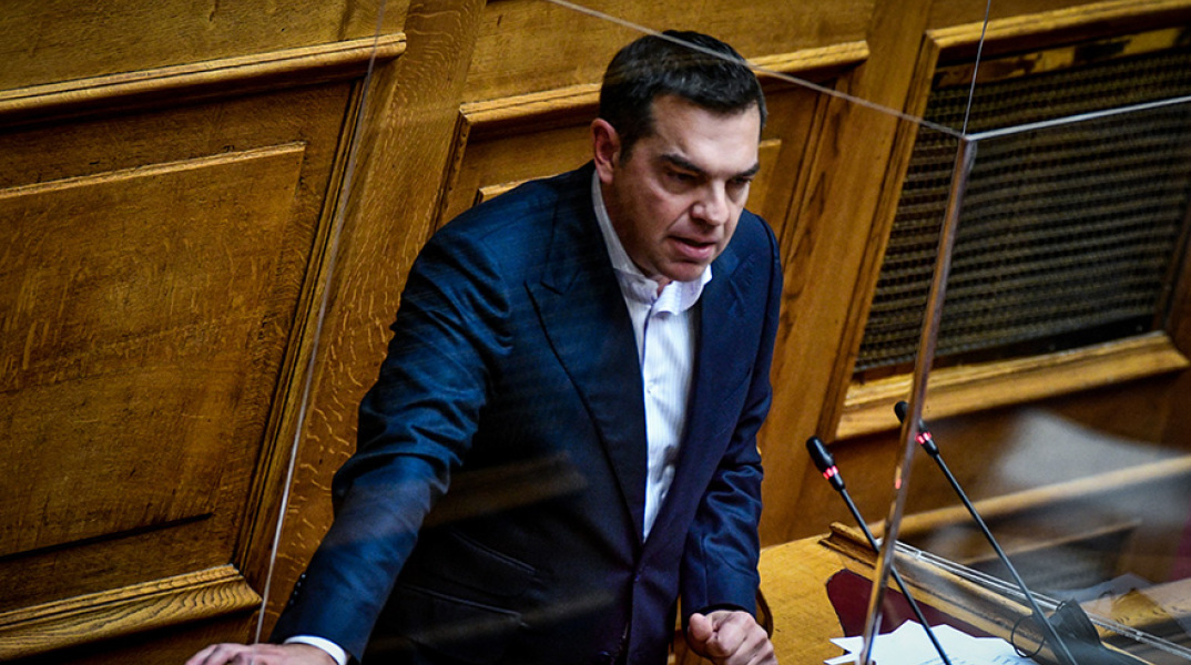 Ο Αλέξης Τσίπρας στο βήμα της Βουλής. Στιγμιότυπο από τη μέρα της συζητησης στην ολομέλεια της βουλής, για την κύρωση του κρατικού προϋπολογισμού για το 2022 