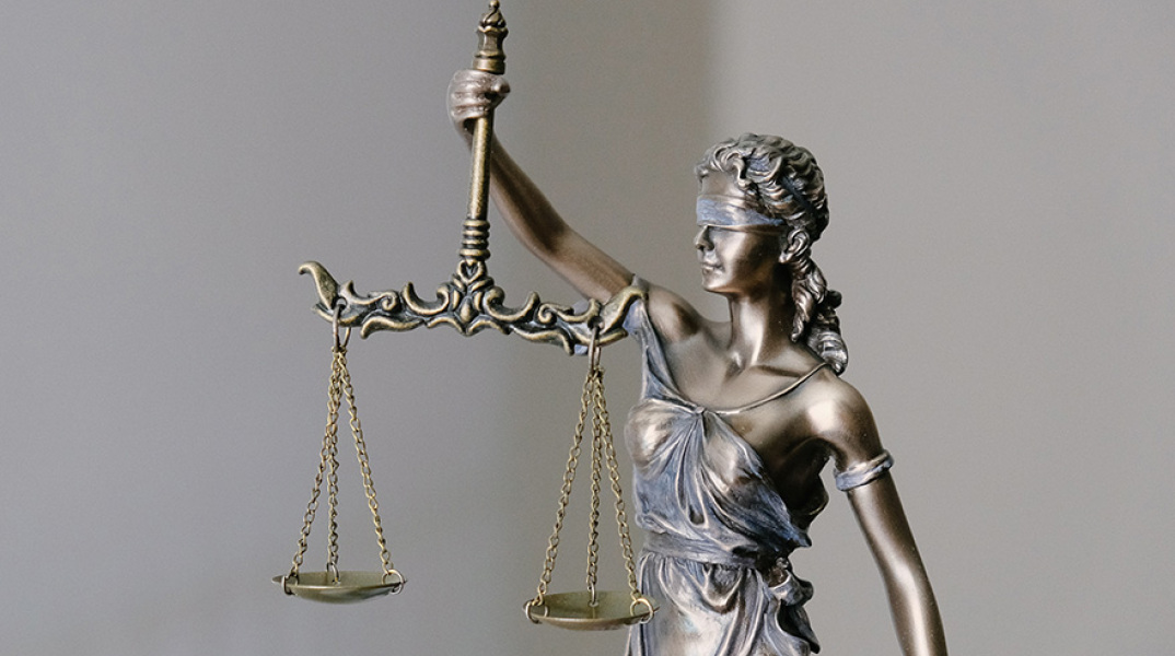 Άγαλμα της θεάς Θέμιδας, θεάς της Δικαιοσύνης