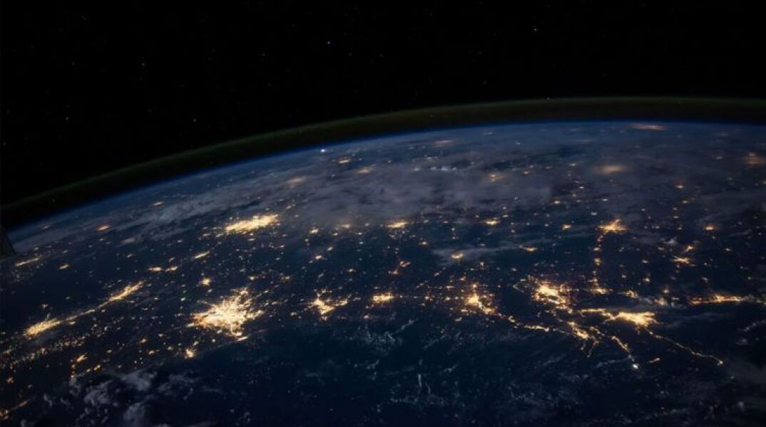 Την Τρίτη το απόγευμα 21 Δεκεμβρίου, περίπου στις 6 μ.μ. ώρα Ελλάδας, ο Ήλιος θα βρεθεί στο χειμερινό ηλιοστάσιο, έτσι θα ξεκινήσει και τυπικά ο φετινός χειμώνας στην Ελλάδα.  